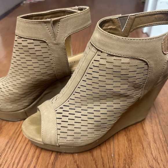 Bamboo Wedges - Picture 3 of 4